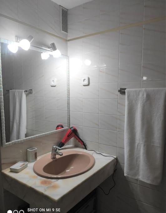 Comfy Apartment In 살루 외부 사진